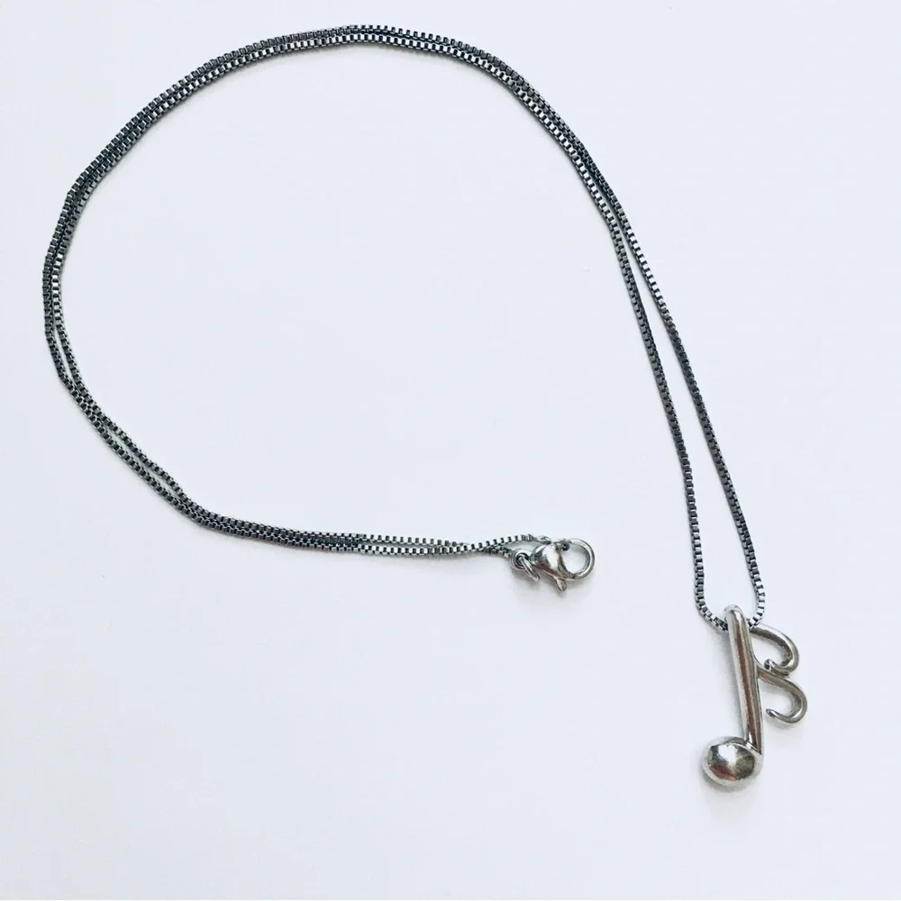 925 Sterling Silver Music Note Pendant - Picture 4 of 4